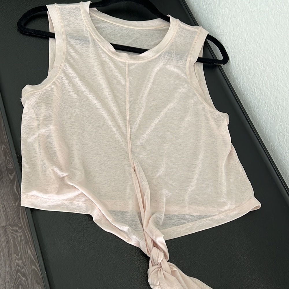 Fabletics tie dry-fit